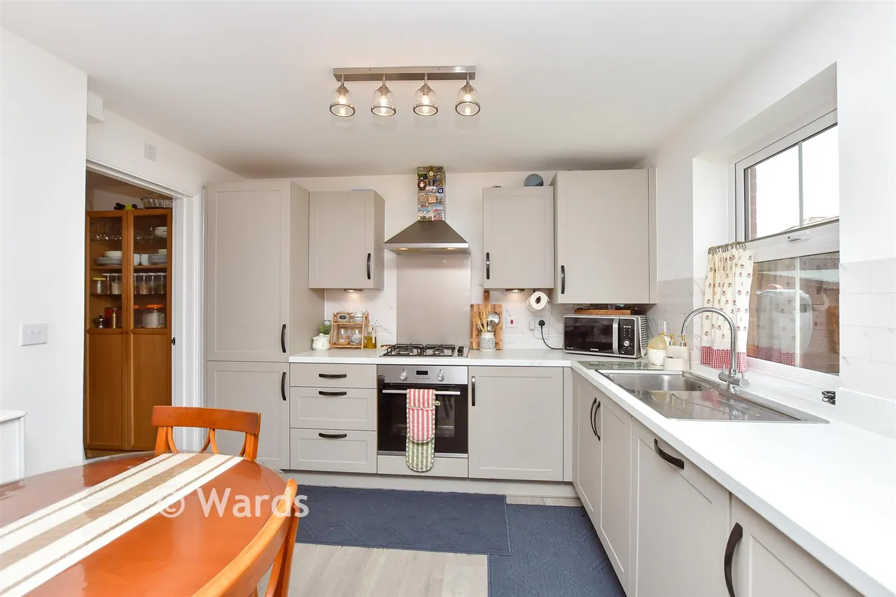 Laxtons Crescent, Sittingbourne, ME10, photo 3
