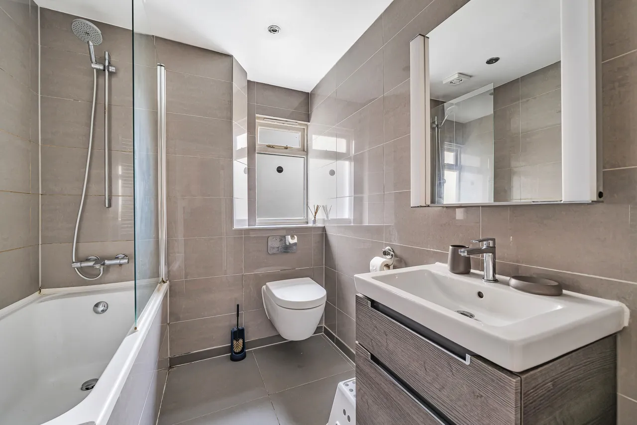Flat 1, 1 Lausanne Road, London, photo 5