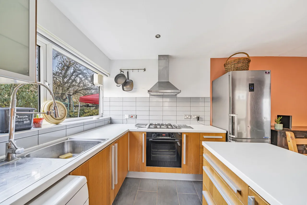 Flat 1, 1 Lausanne Road, London, photo 3