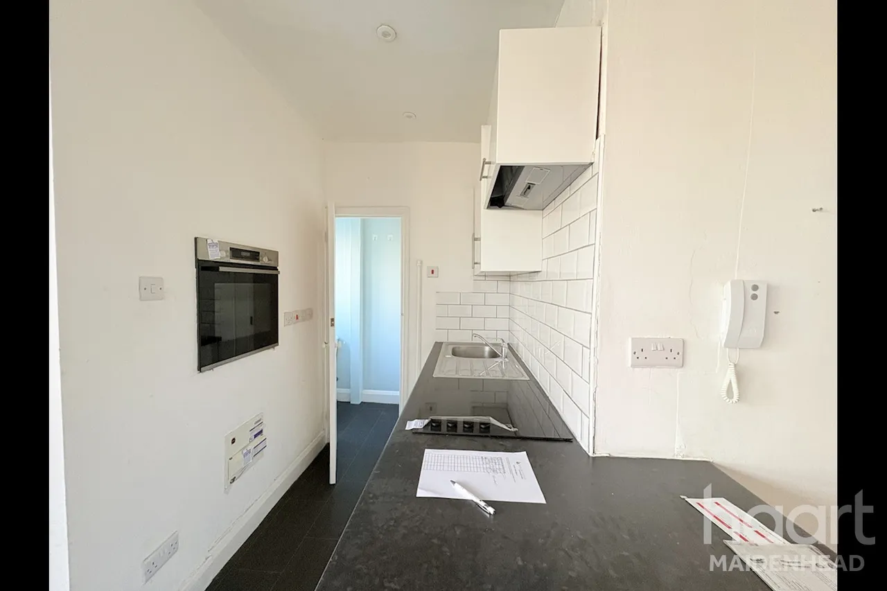 Bath Road, Maidenhead, SL6, photo 8