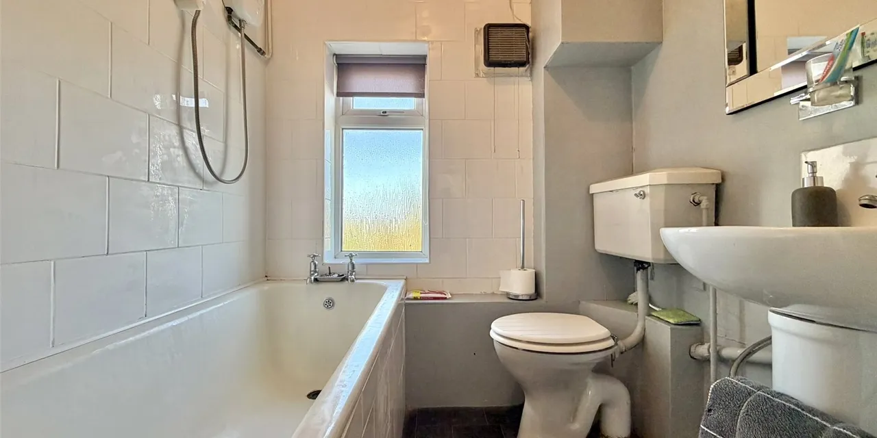 Sandfield Road, Woodchurch, CH49, photo 16
