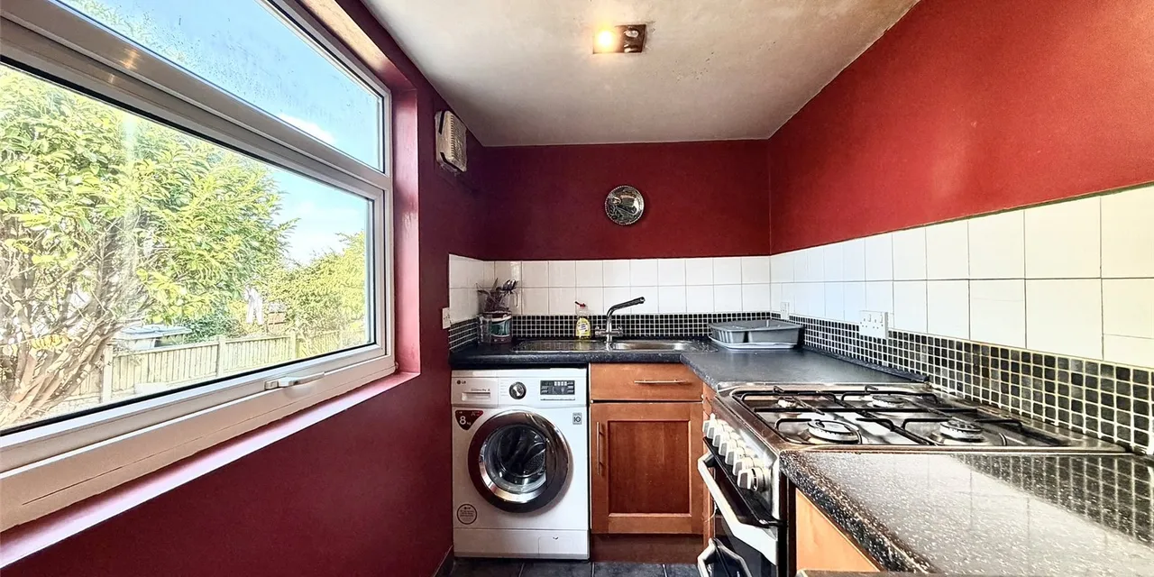 Sandfield Road, Woodchurch, CH49, photo 8