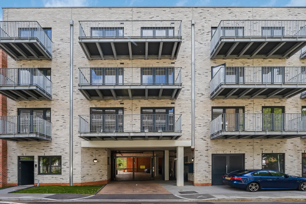 2 bed house for sale, Warwick Road, London, W5