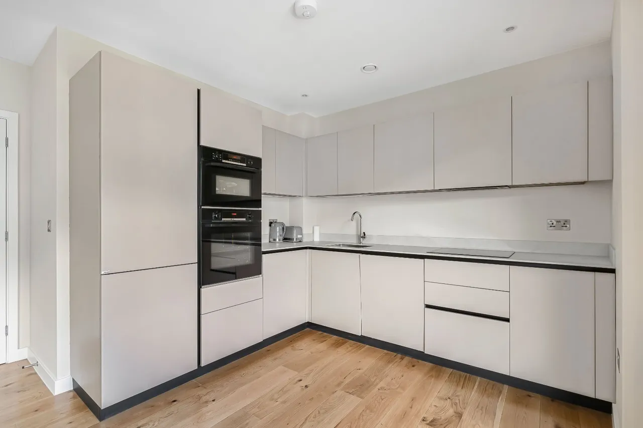 Warwick Road, London, W5, photo 5