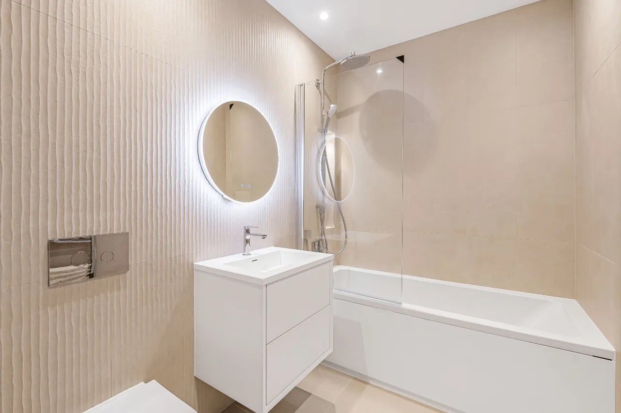Warwick Road, London, W5, photo 8