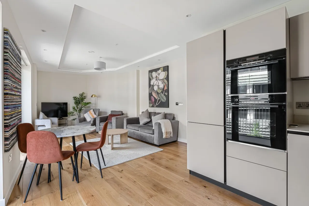 Warwick Road, London, W5, photo 4