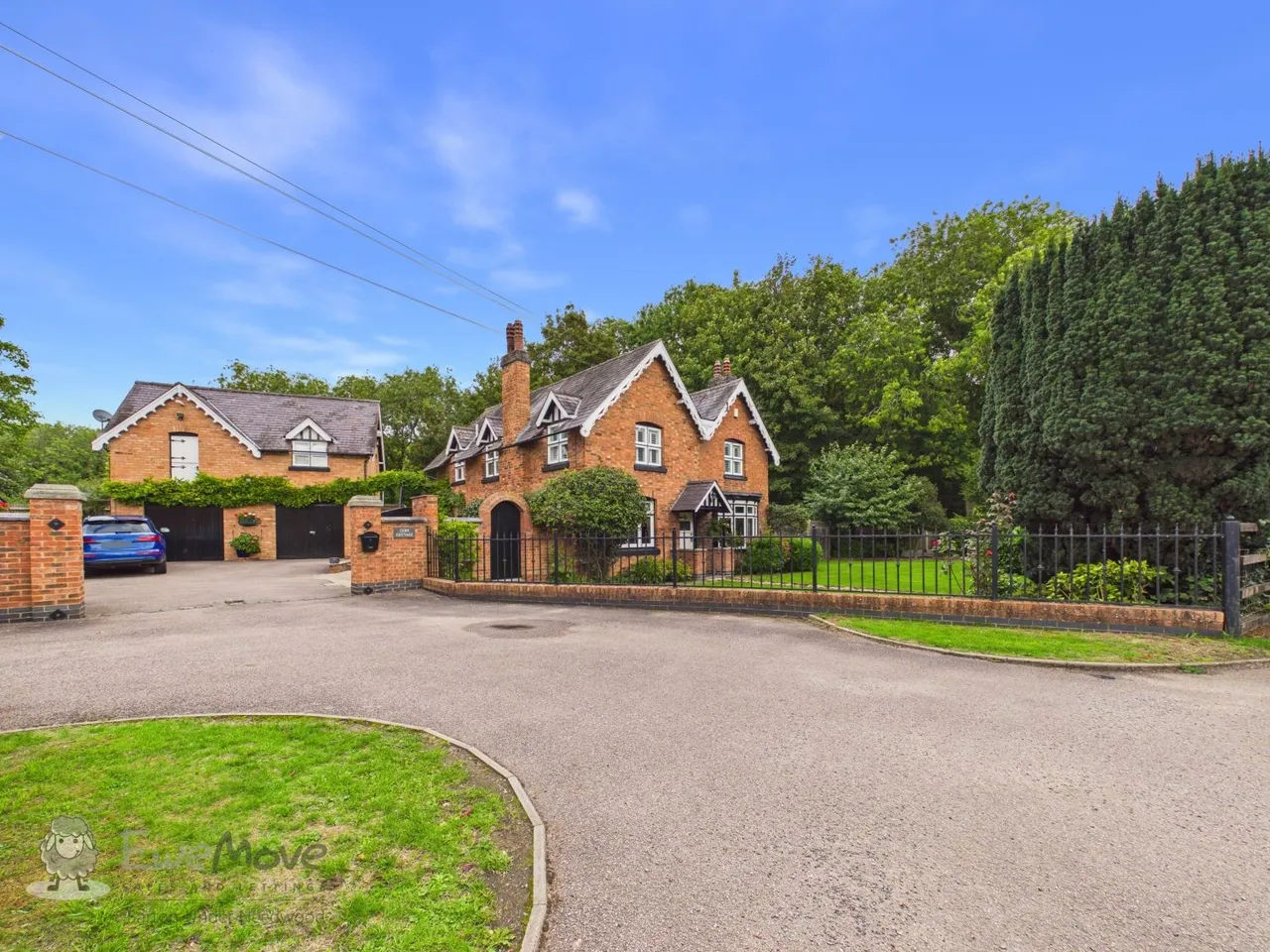 5 bed house for sale, Branston Road, Tatenhill, DE13
