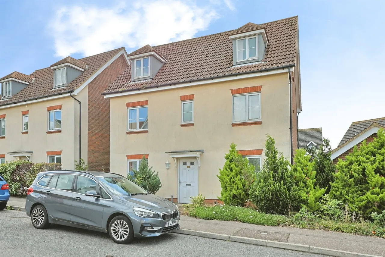 6 bed house for sale, Bishy Barnebee Way, Norwich, NR5