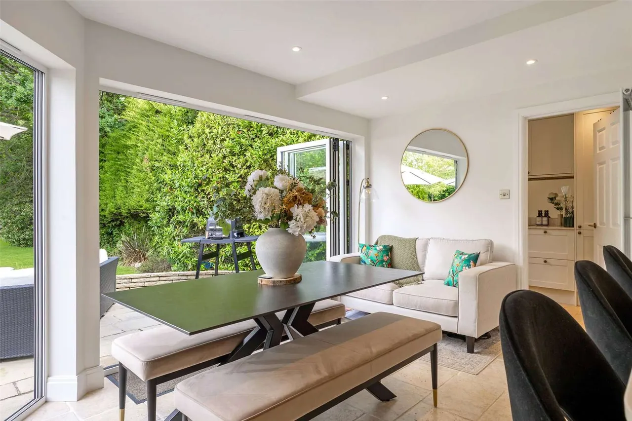 Hatchet Lane, Winkfield, Windsor, Berkshire, SL4 2EG, photo 10