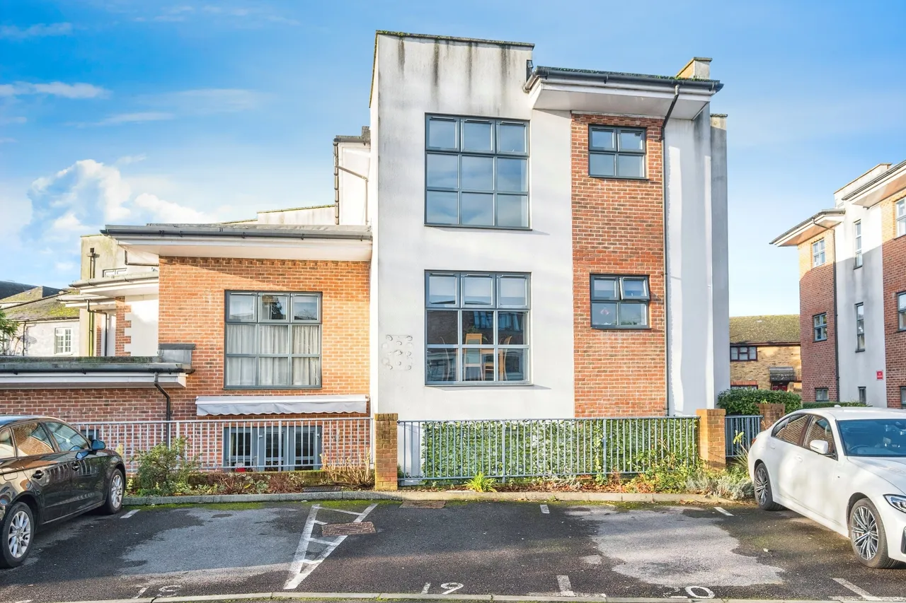 High Street, Addlestone, KT15, photo 14