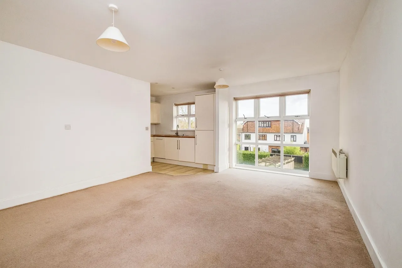 High Street, Addlestone, KT15, photo 11