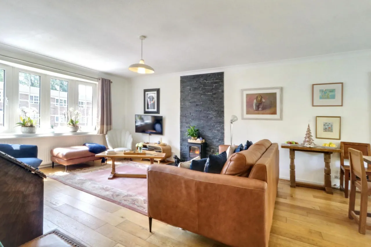 Berkshire Drive, Lower Heath, photo 22