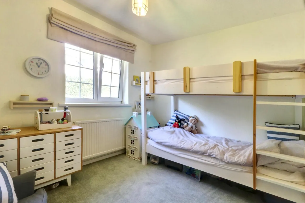 Berkshire Drive, Lower Heath, photo 13