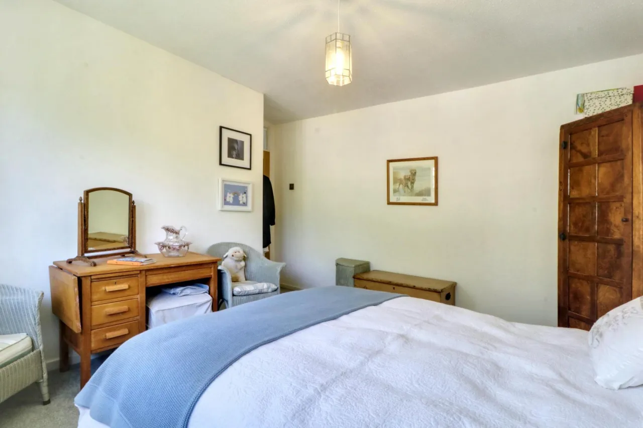 Berkshire Drive, Lower Heath, photo 28