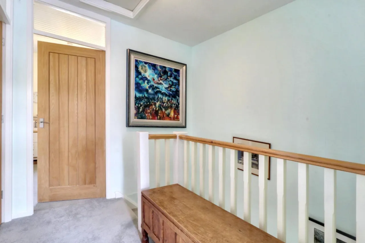 Berkshire Drive, Lower Heath, photo 26