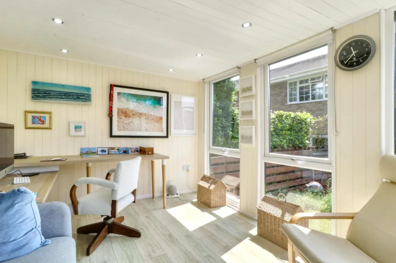 Berkshire Drive, Lower Heath, photo 29