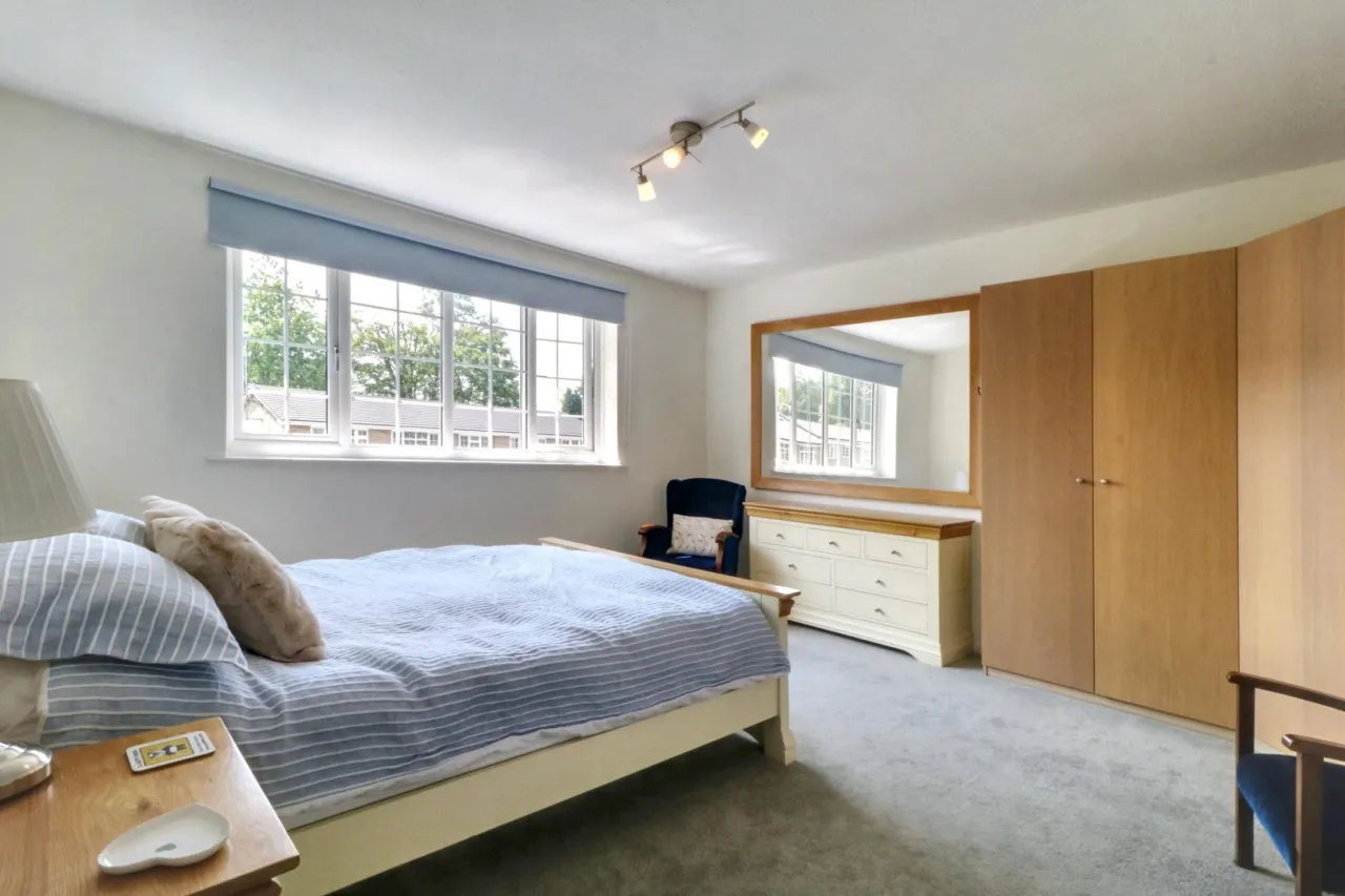 Berkshire Drive, Lower Heath, photo 10