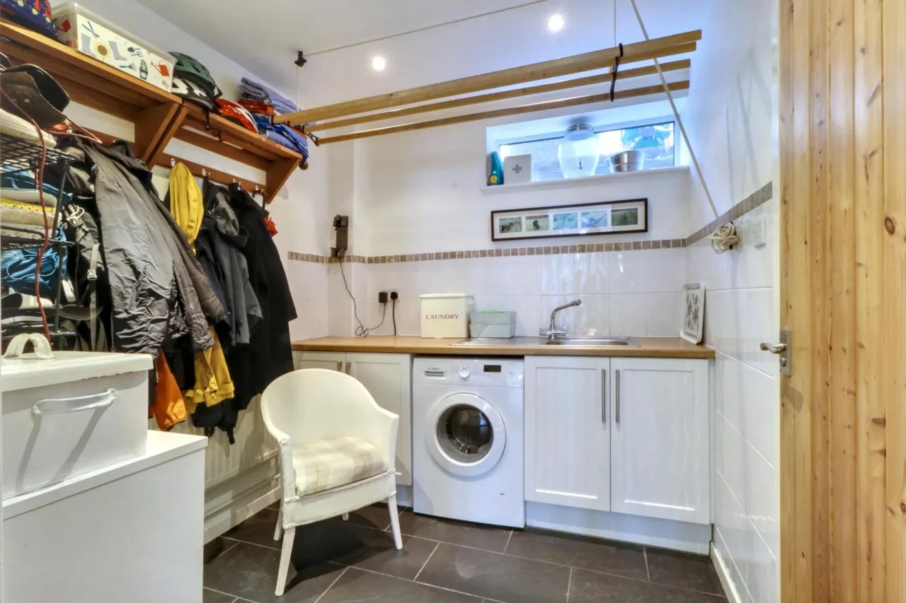 Berkshire Drive, Lower Heath, photo 20
