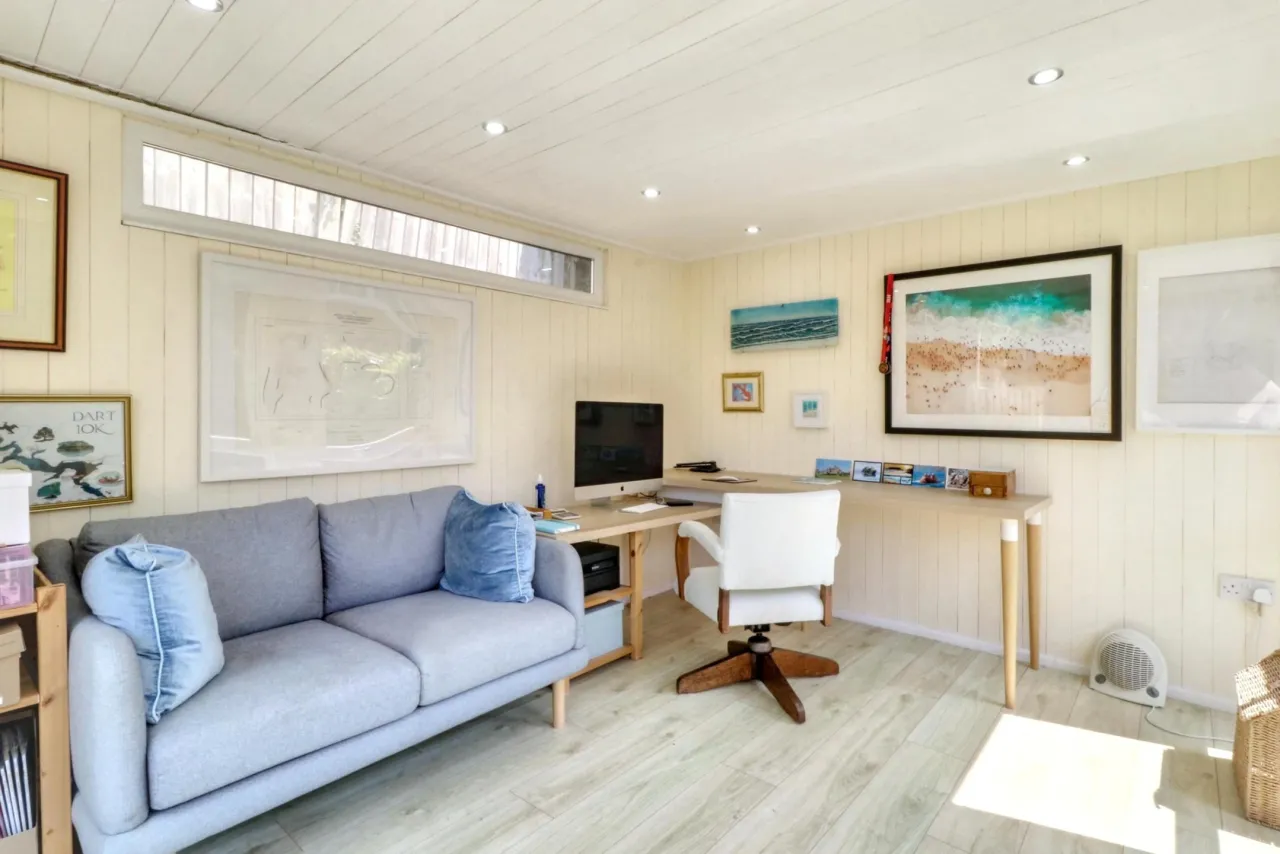 Berkshire Drive, Lower Heath, photo 15