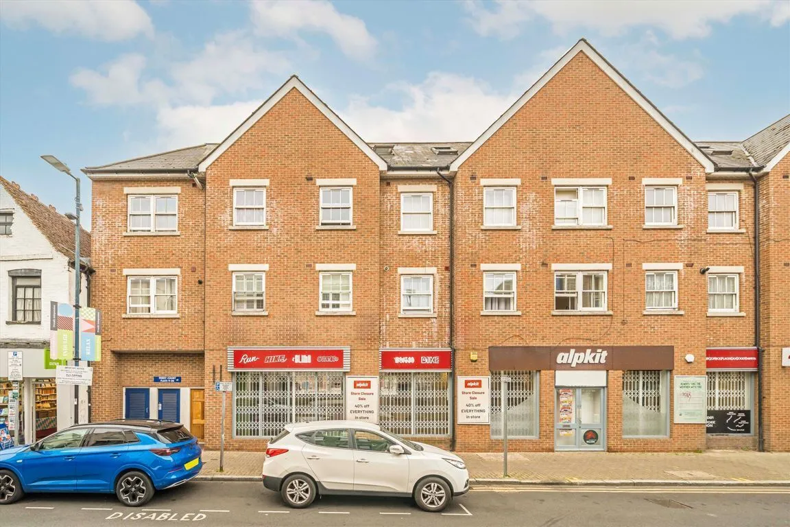 2 bed flat to rent, Old London Road, KT2