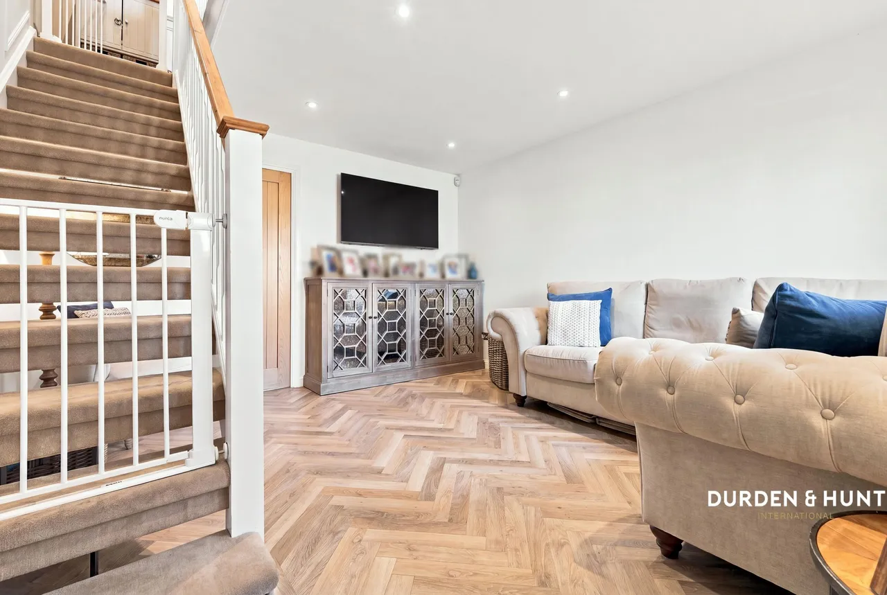 Alderwood Close, Abridge, RM4, photo 3