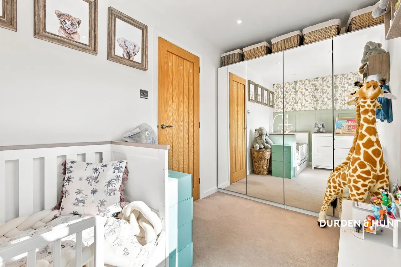 Alderwood Close, Abridge, RM4, photo 15