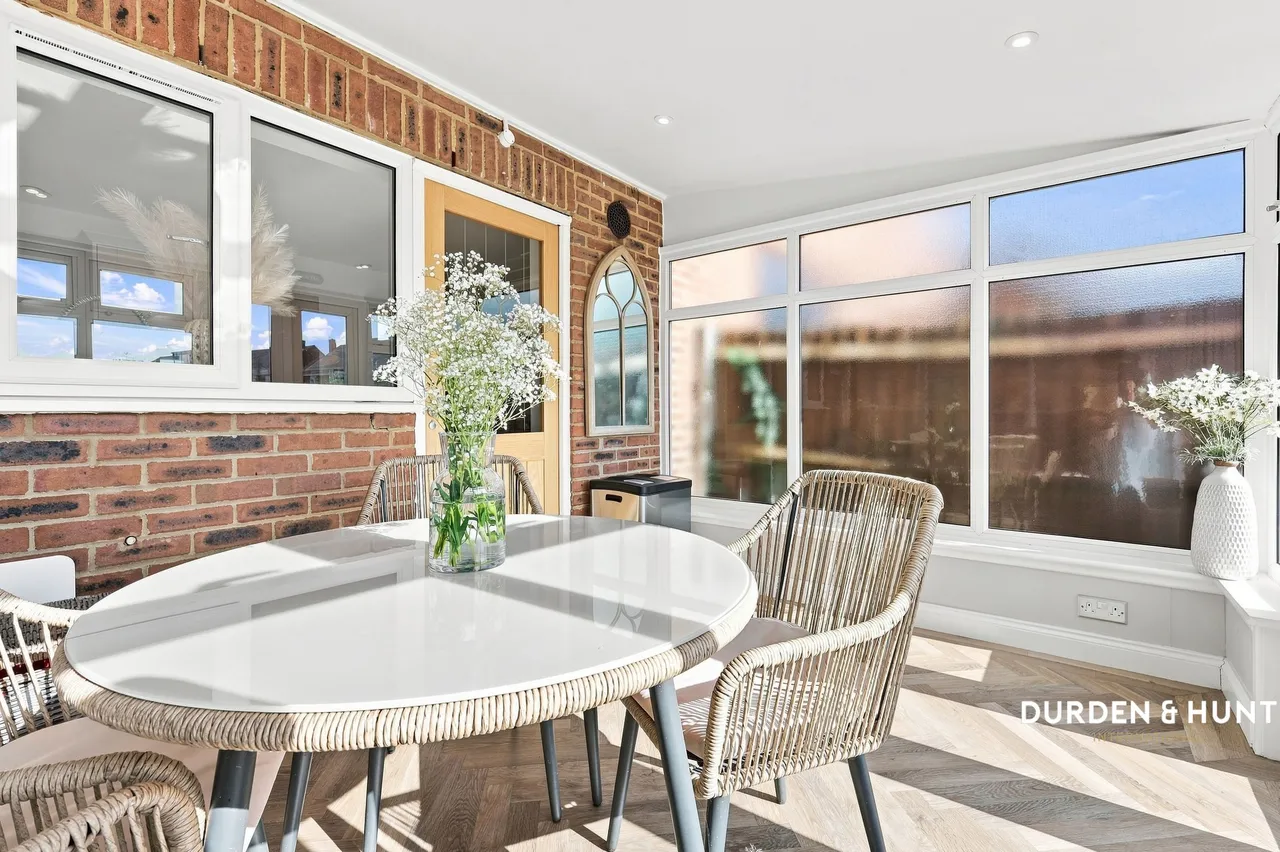 Alderwood Close, Abridge, RM4, photo 7