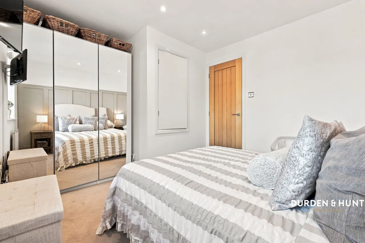 Alderwood Close, Abridge, RM4, photo 12