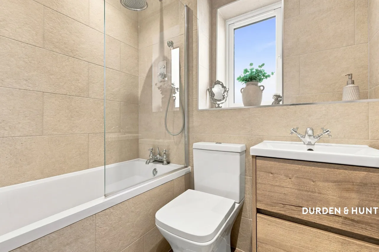 Alderwood Close, Abridge, RM4, photo 16