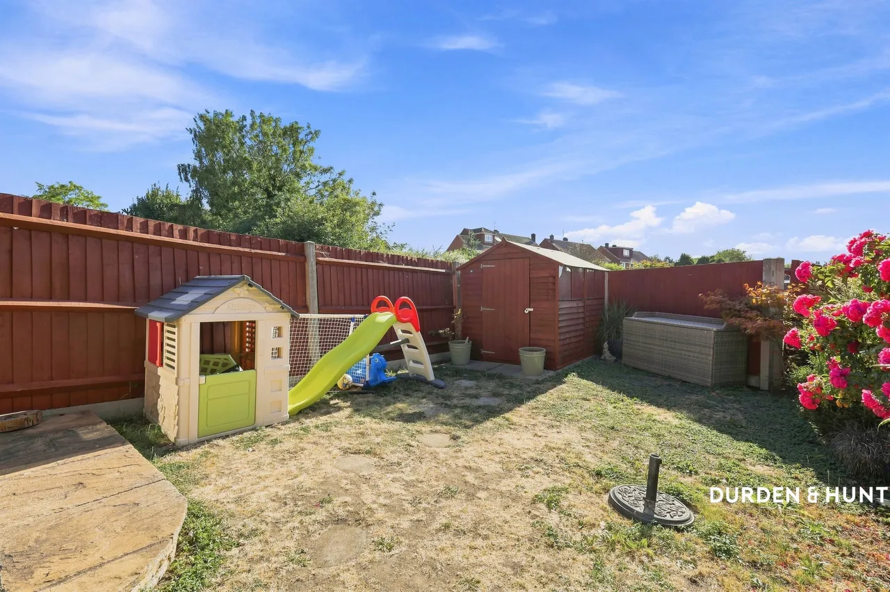Alderwood Close, Abridge, RM4, photo 17