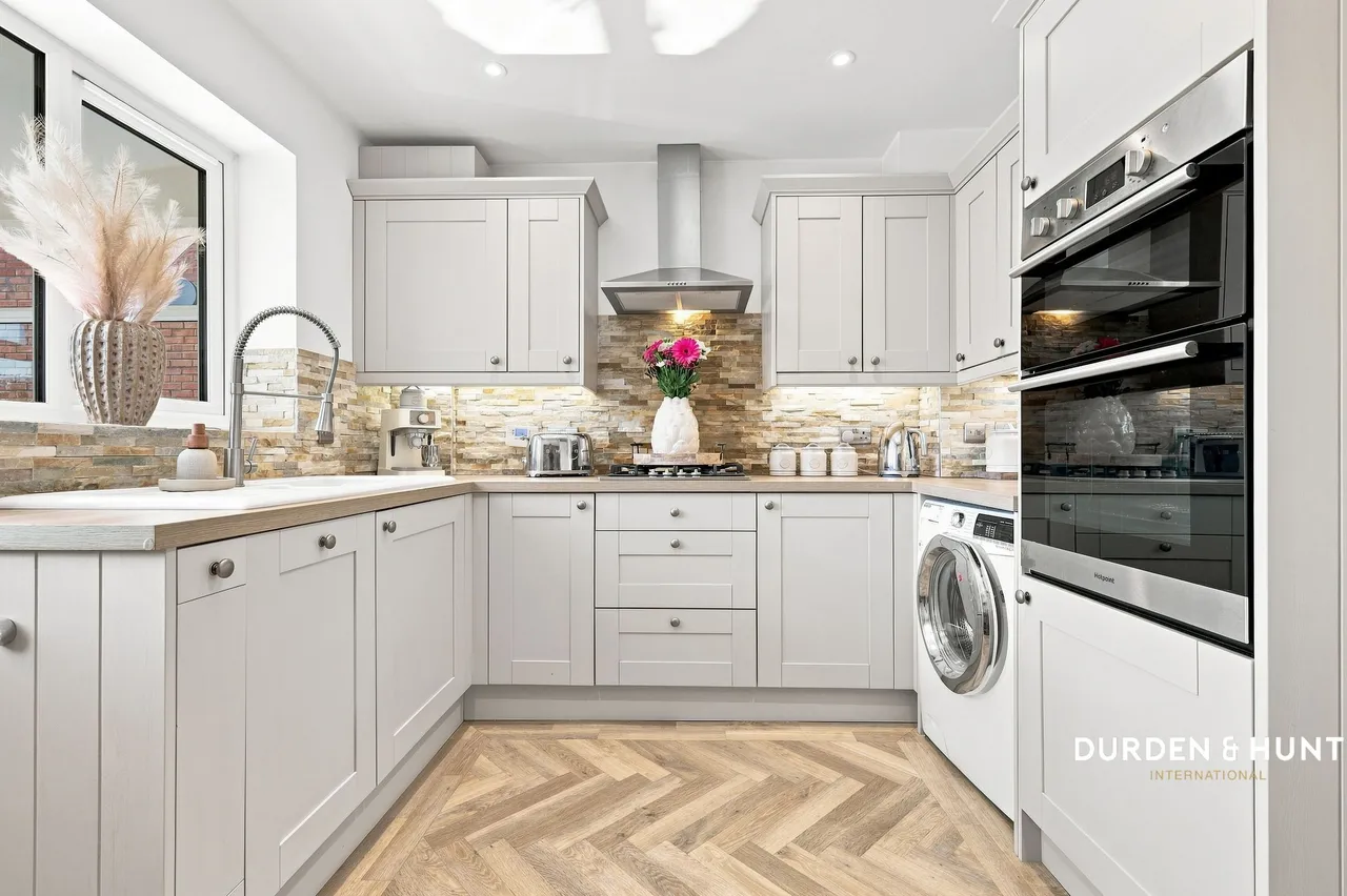 Alderwood Close, Abridge, RM4, photo 4