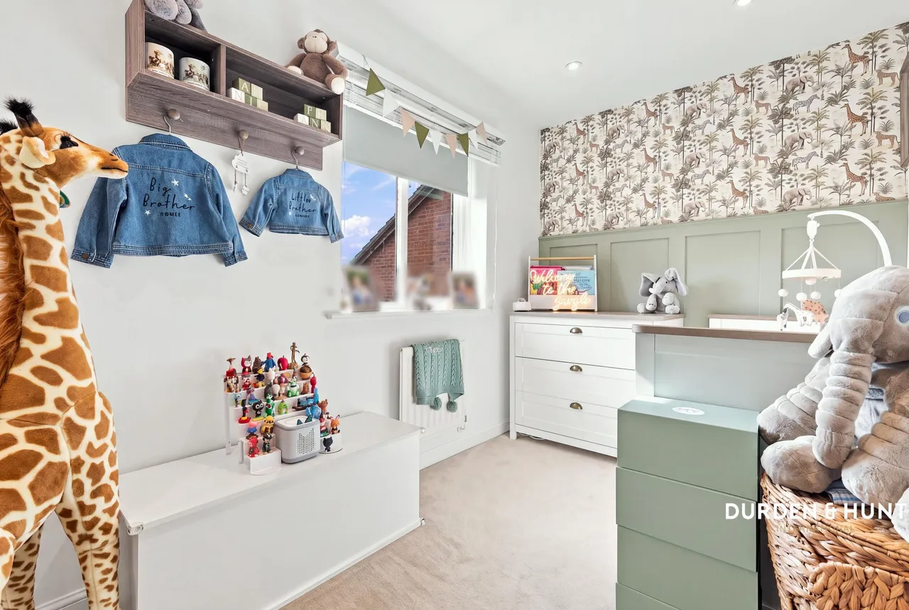 Alderwood Close, Abridge, RM4, photo 13
