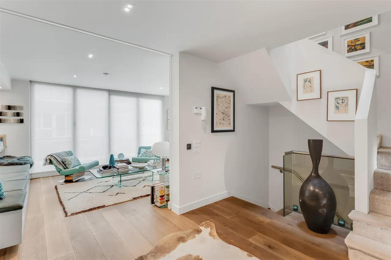 4 bed house for sale — Meadowbank, Ainger Road, Primrose Hill, London, NW3 3AY