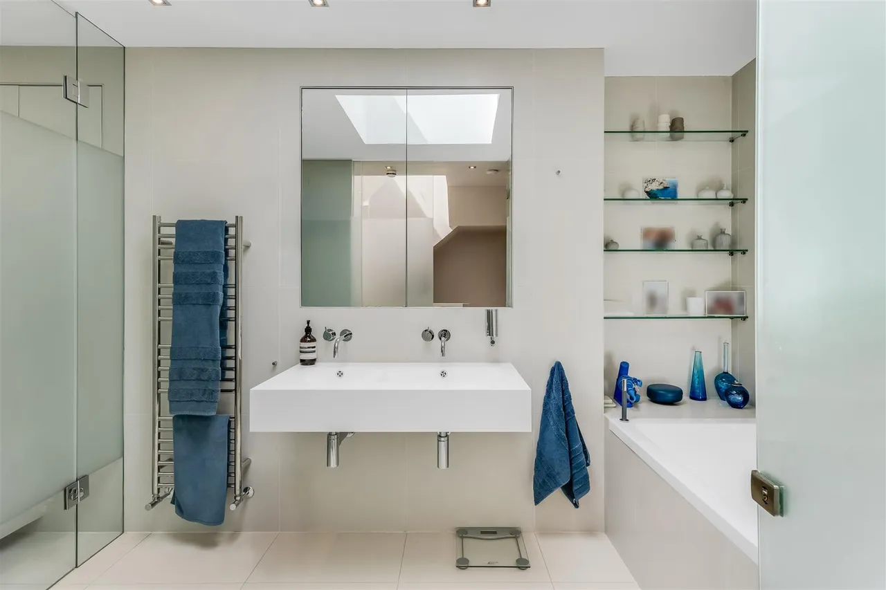 Meadowbank, Ainger Road, Primrose Hill, London, NW3 3AY, photo 15