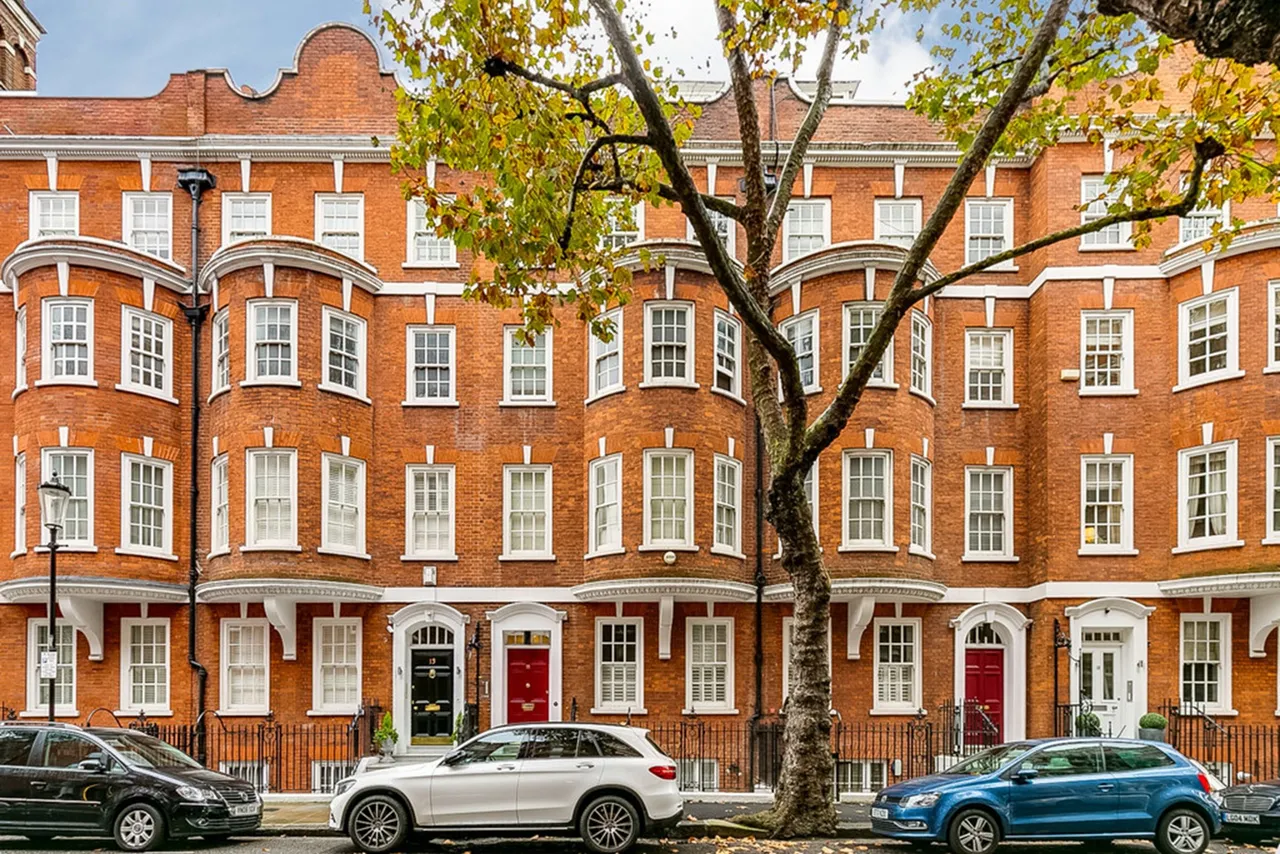 1 bed flat for sale, Draycott Avenue, SW3