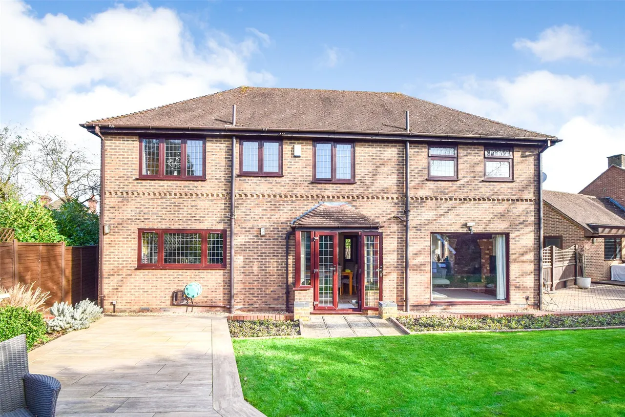 Moulsham Copse Lane, Yateley, Hampshire, GU46 7RF, photo 2