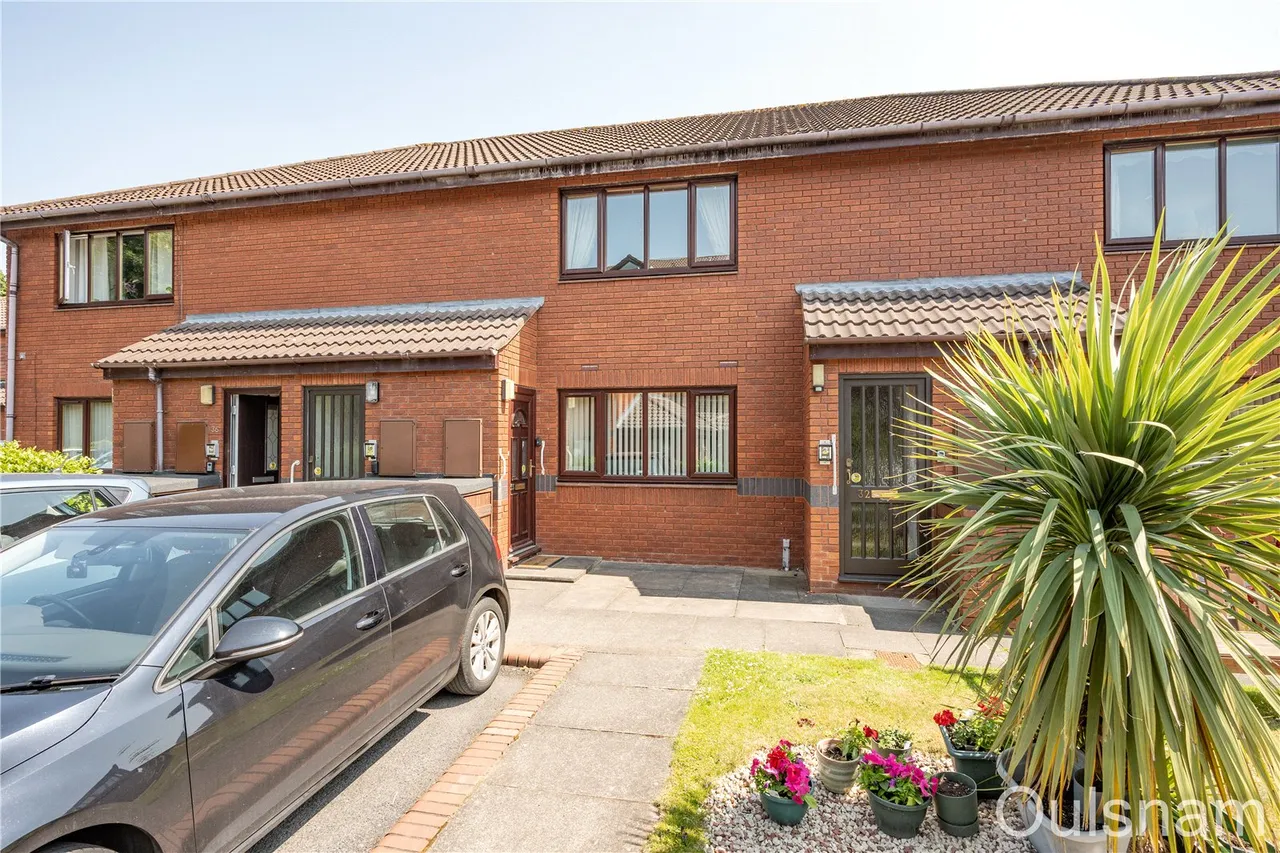 2 bed flat for sale — Housman Park, Bromsgrove, Worcestershire, B60 1AZ