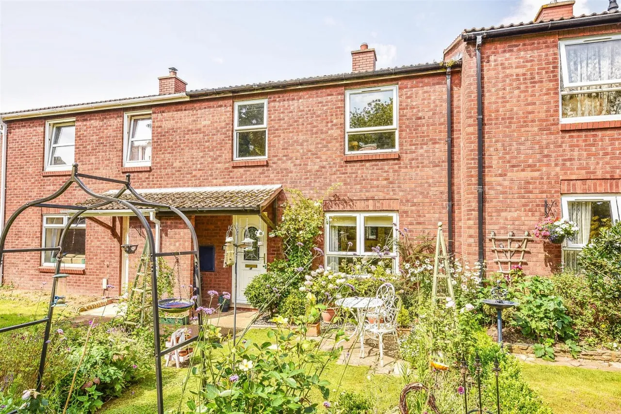 2 bed house for sale, Jubilee Way, Newtown, GL13