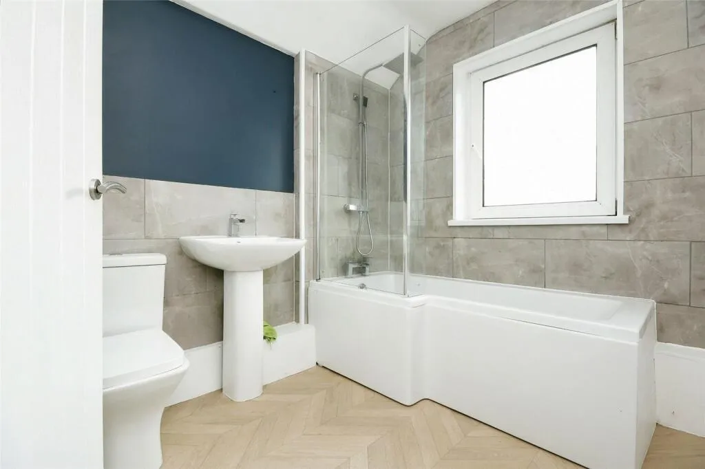 Douglas Road, Sutton-In-Ashfield, NG17, photo 11