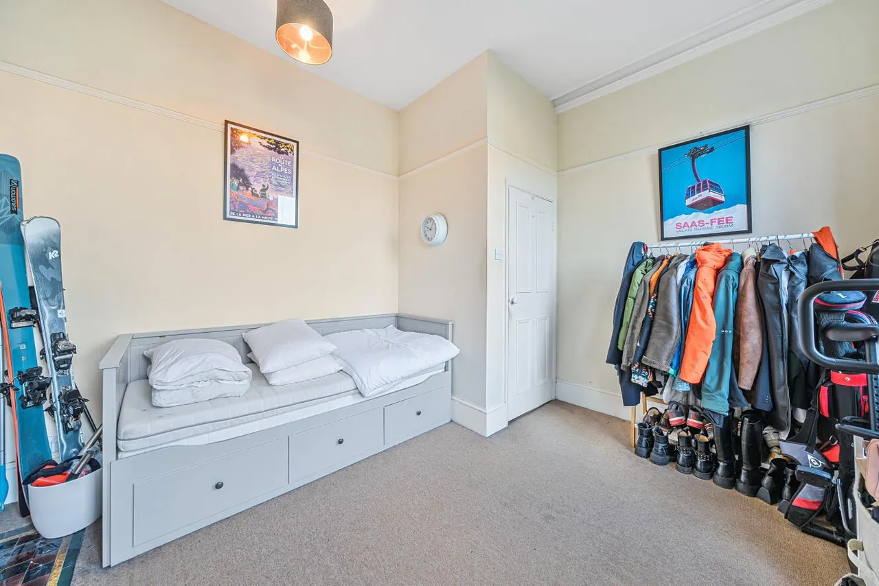 St. Ann's Crescent, Wandsworth, London, SW18, photo 11