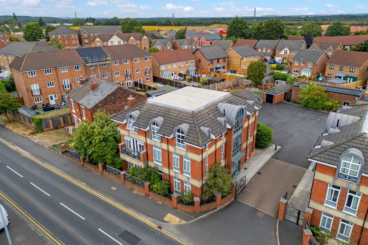 Richmond Court, Widnes, Widnes, WA8 3HA, photo 2