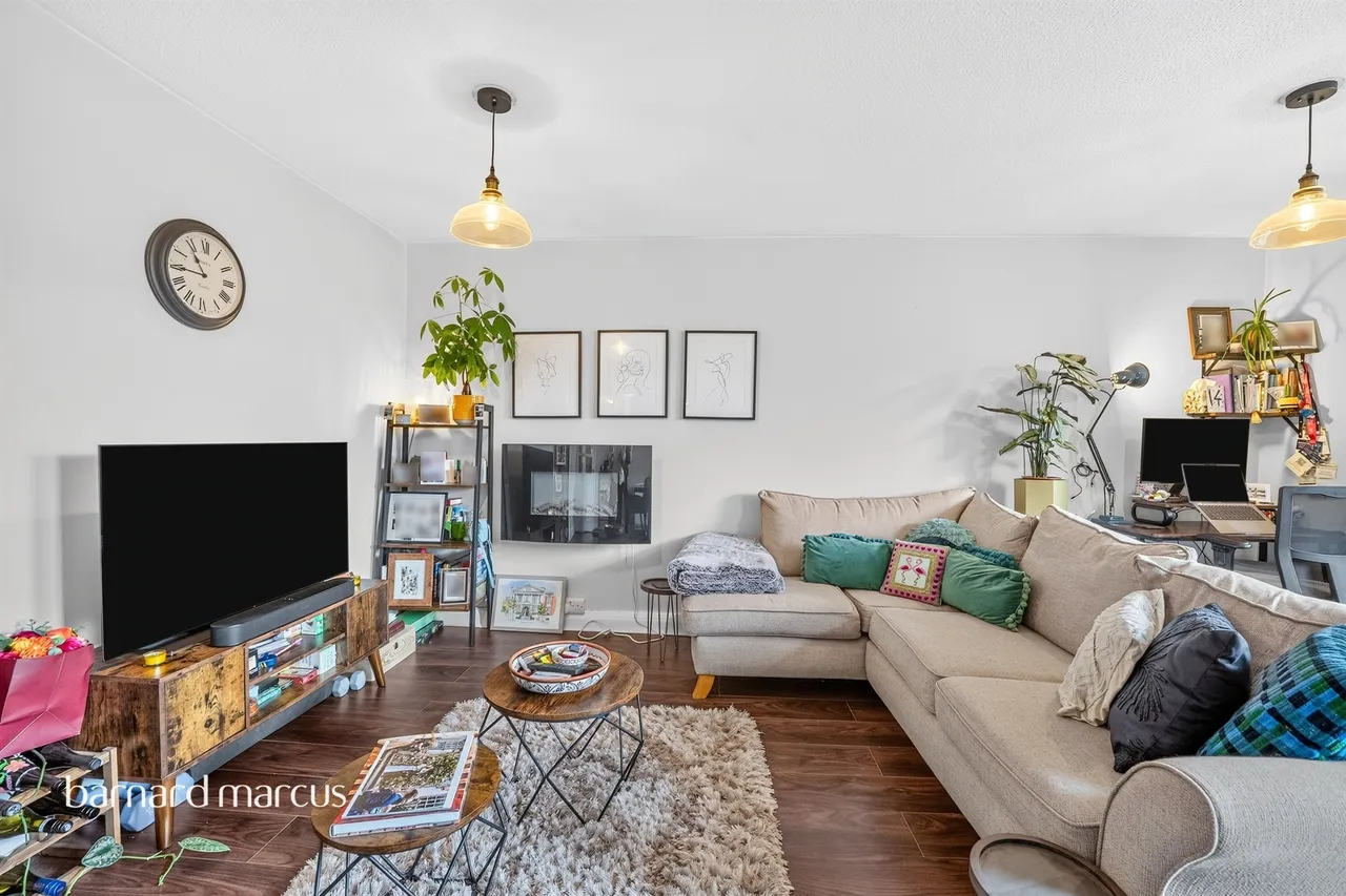 Meyrick Road, London, SW11, photo 3