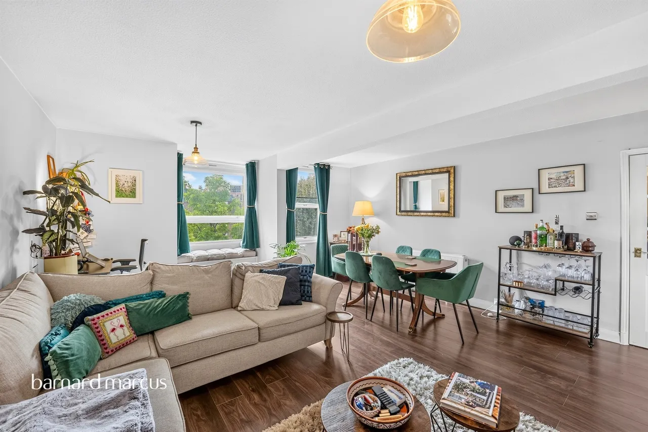 Meyrick Road, London, SW11, photo 2