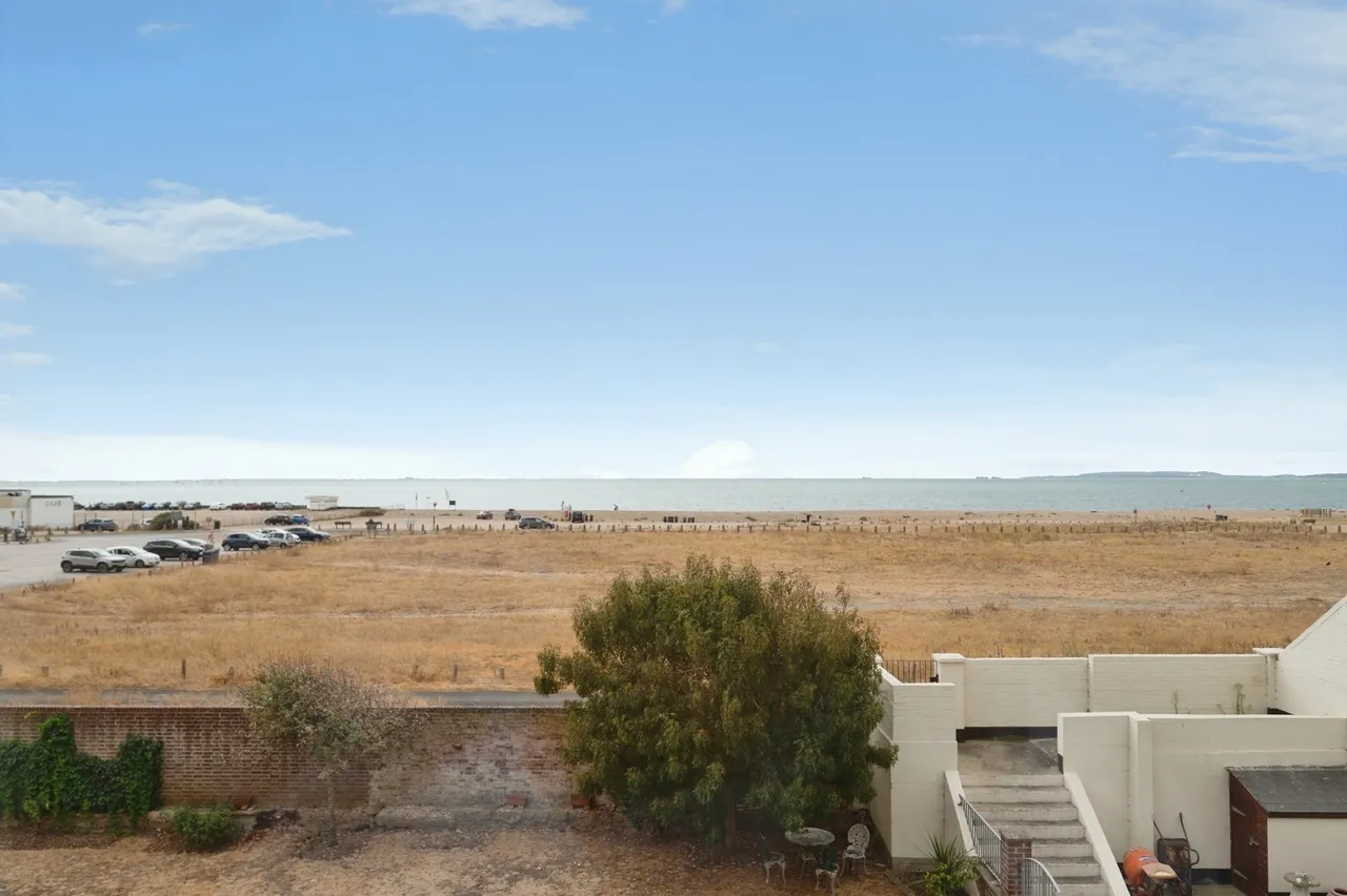Lauren Mews, Sea Front, PO11, photo 26