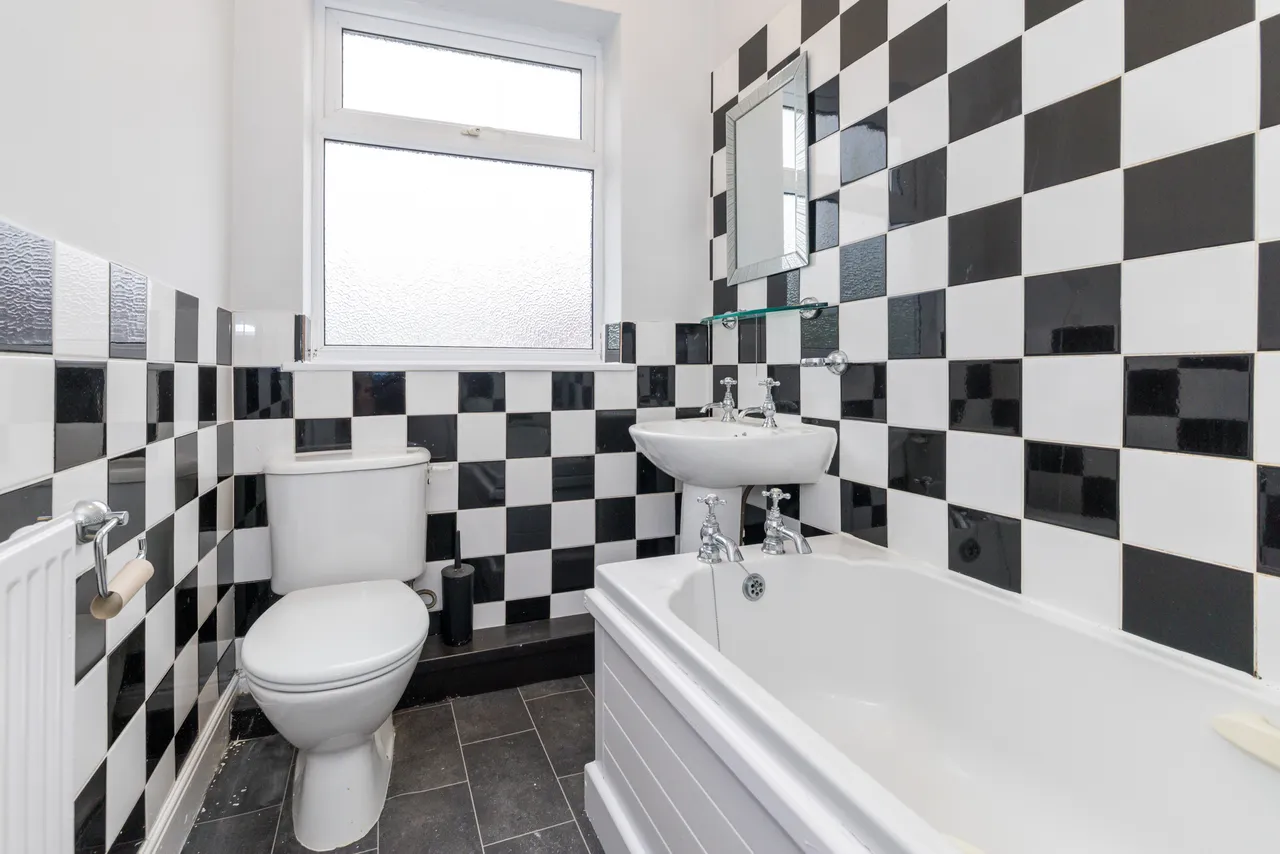 Wigan Lane, Wigan, WN1, photo 7