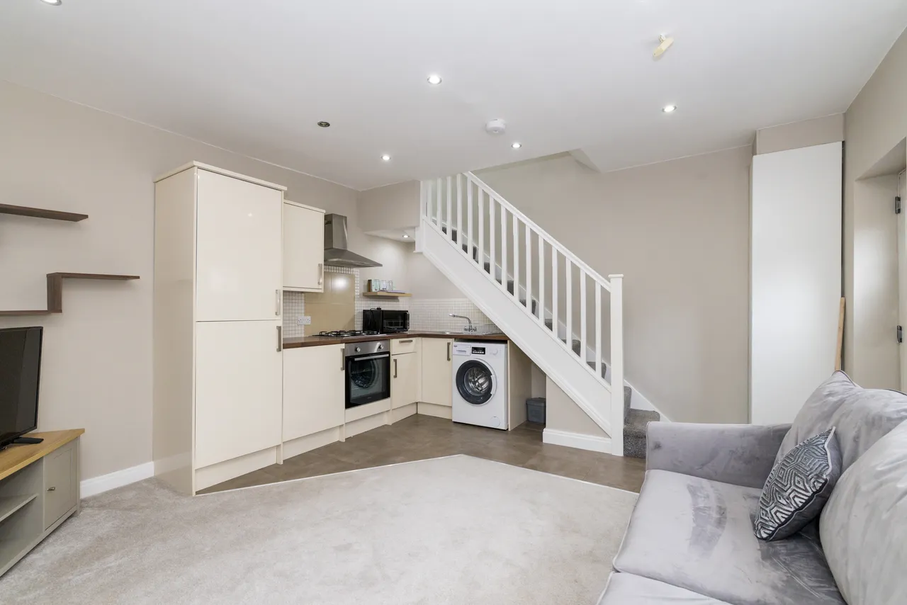 Wigan Lane, Wigan, WN1, photo 13