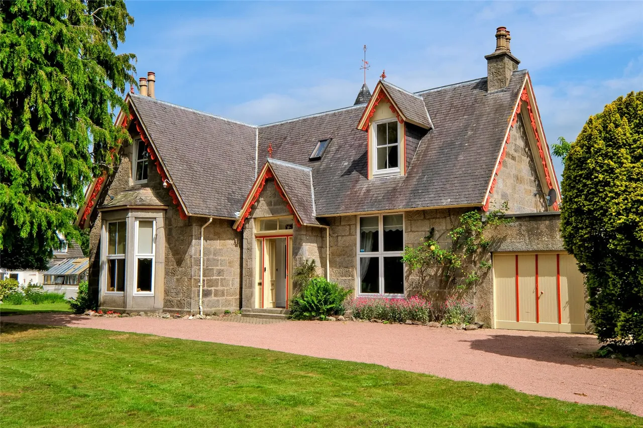 4 bed house for sale, Victoria Street, Dyce, AB21