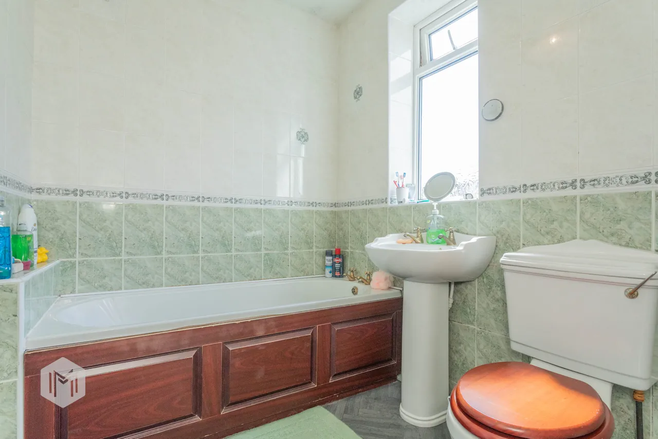 Brentford Avenue, Bolton, BL1 6EW, photo 18