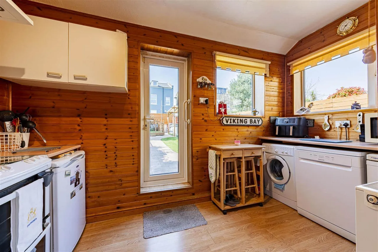 Osborne Road, Broadstairs, Kent, CT10 2AE, photo 24