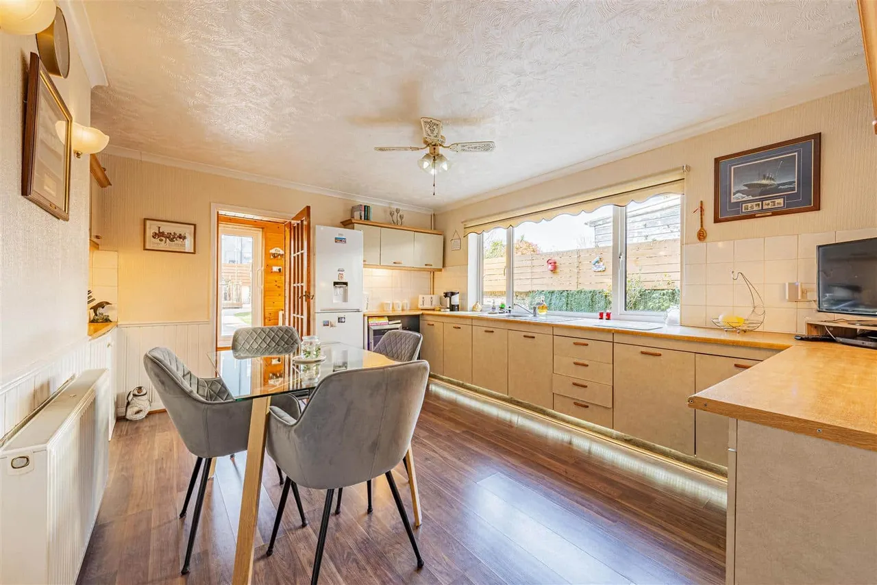 Osborne Road, Broadstairs, Kent, CT10 2AE, photo 2